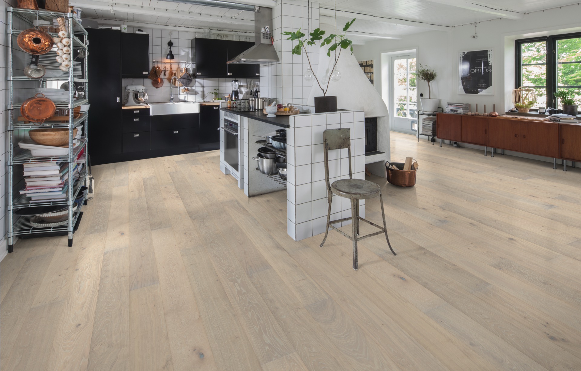 Паркетная доска Kahrs Новая классика Дуб Блонд Nouveau Blonde 151N8AEKP1KW240 Lively 2420×187×15 фото в интерьере Паркетная доска Kahrs Новая классика Дуб Блонд Nouveau Blonde 151N8AEKP1KW240 Lively 2420×187×15 фото в интерьере